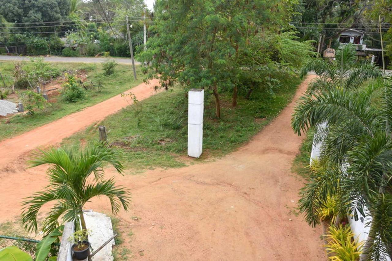 Thinaya Lake Resort Anuradhapura Εξωτερικό φωτογραφία