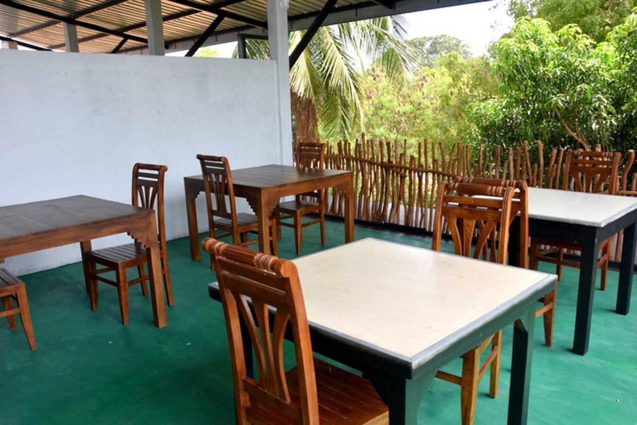 Thinaya Lake Resort Anuradhapura Εξωτερικό φωτογραφία
