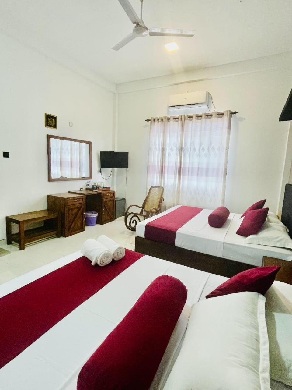 Thinaya Lake Resort Anuradhapura Εξωτερικό φωτογραφία